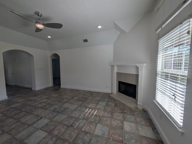 Building Photo - 104 Ponderosa Trail