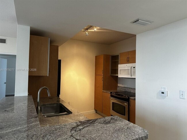 Building Photo - 18800 NE 29th Ave