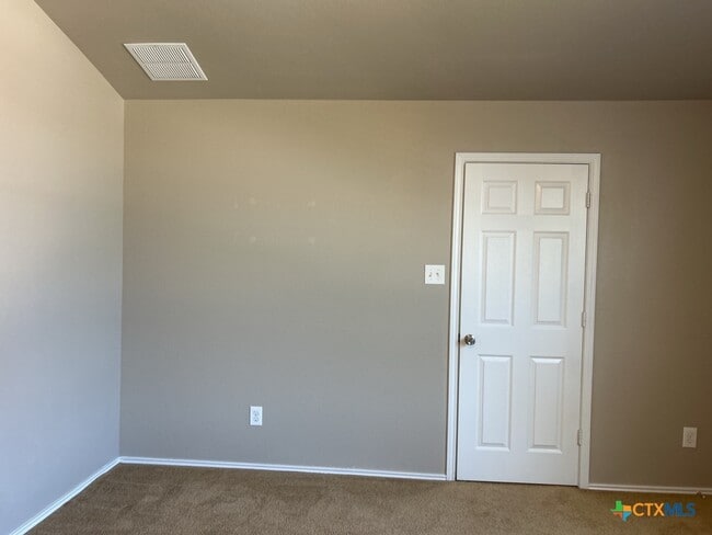 Building Photo - 3406 Cricklewood Drive