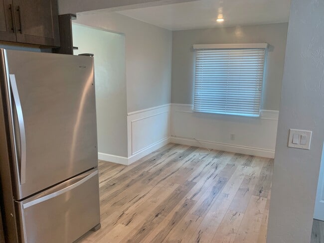 Building Photo - 1516 Oliver Ave