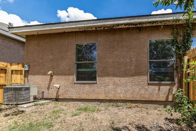 Building Photo - 5718 Golf Heights