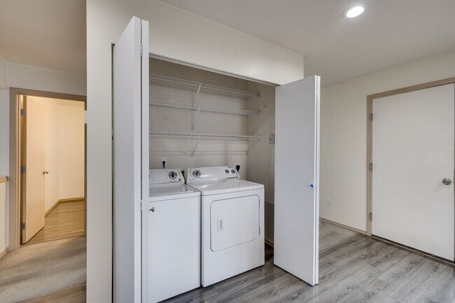 Building Photo - Beautiful Two-Story Home for Rent in the C...
