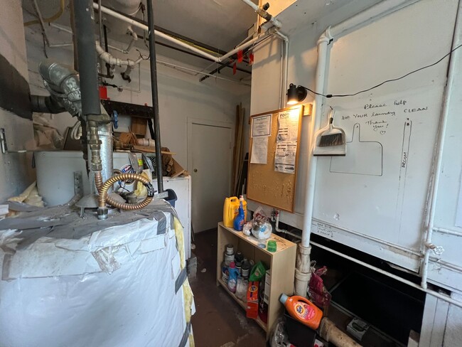 Building Photo - Studio apartment near WWU!