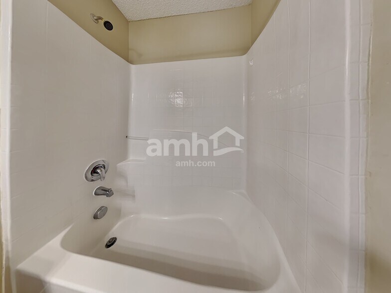 Building Photo - 8051 Foxdale Dr