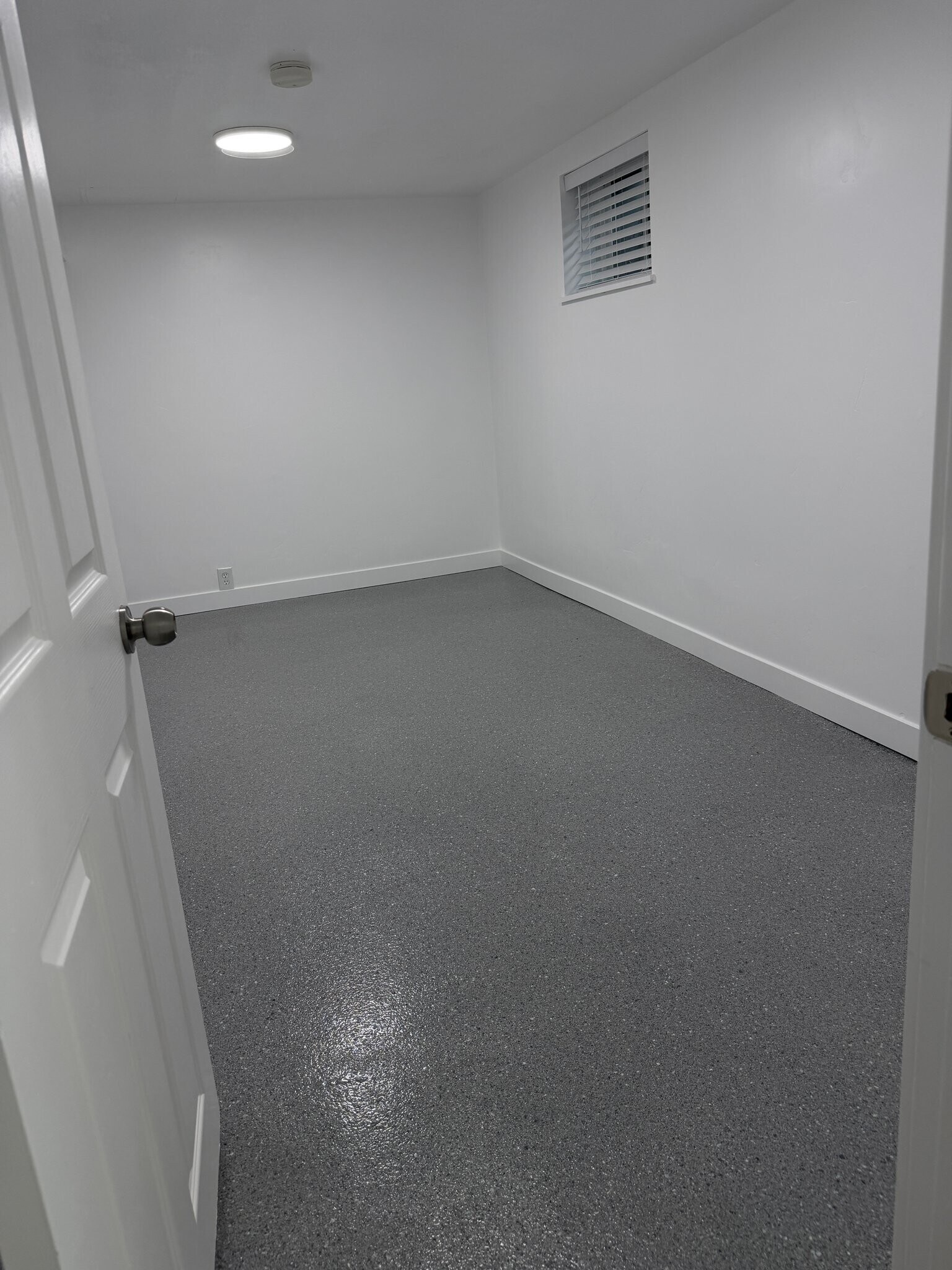 Building Photo - 4438 Losee Dr