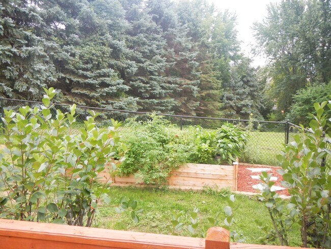 Building Photo - Nice 3 Bedroom 2.5 Bathroom house in Hudson