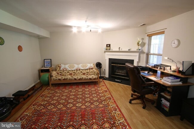 Building Photo - 13728 Valley Oak Cir