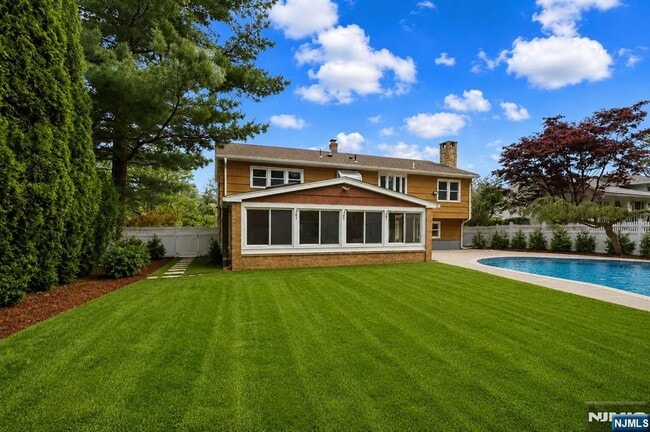 Building Photo - 230 Orchard Dr