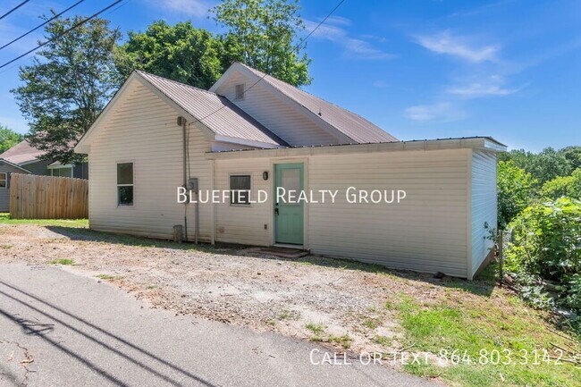 Building Photo - 26 N Main St
