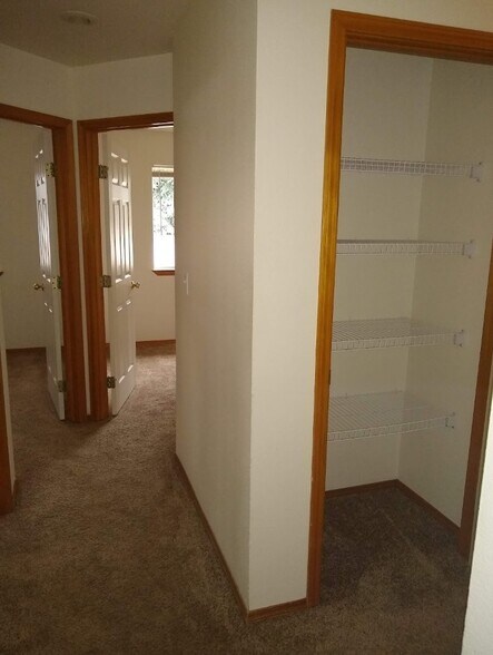 Building Photo - 5769 N Lachaise Ln
