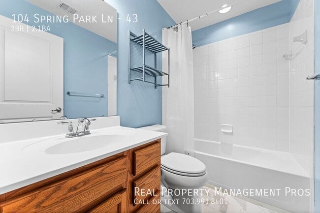 Building Photo - 104 Spring Park Ln