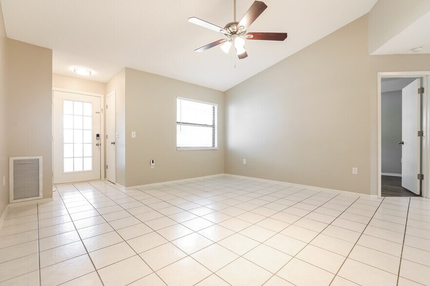 Building Photo - 1545 Deer Hollow Blvd