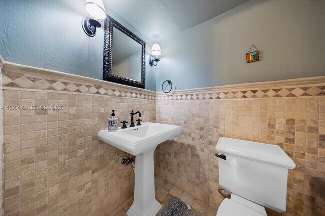 Building Photo - 6545 Indian Creek Dr