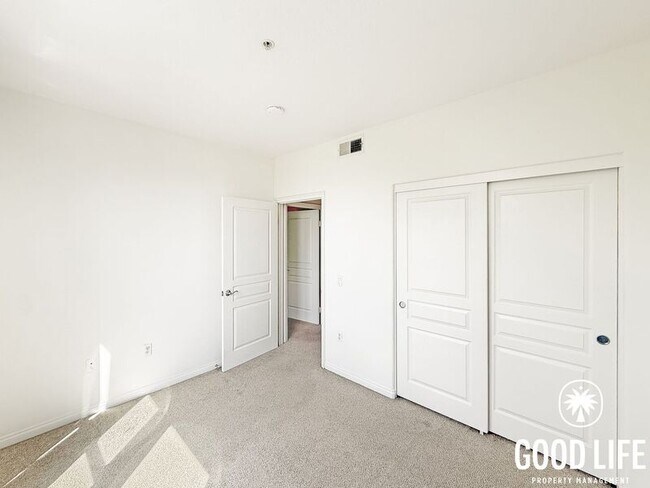 Building Photo - 12668 W Chapman Ave