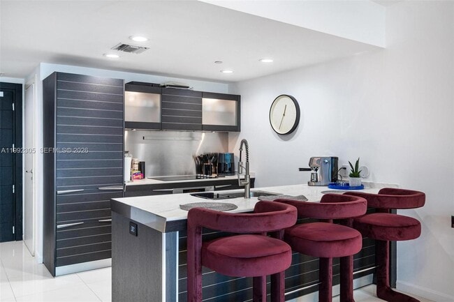 Building Photo - 200 Biscayne Blvd Way