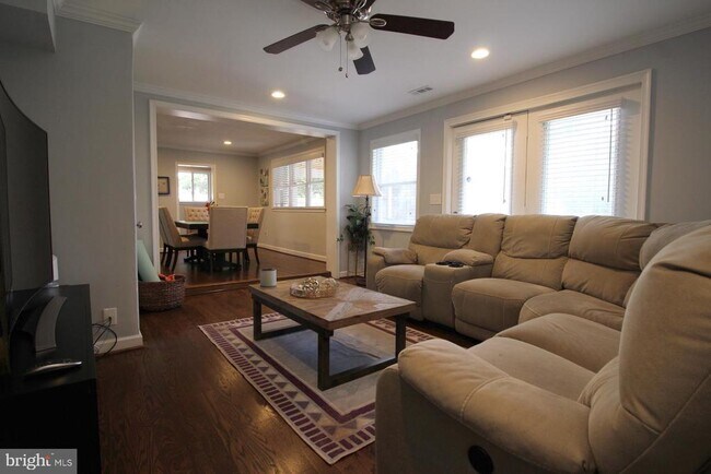 Building Photo - 3287 Annandale Rd