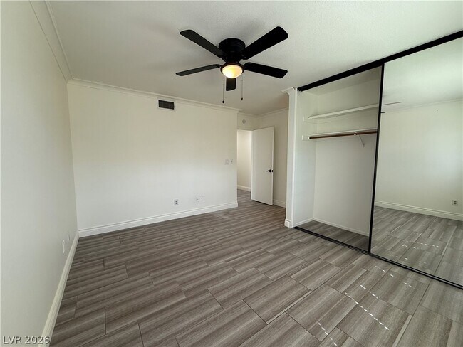 Building Photo - 4308 Apex Dr