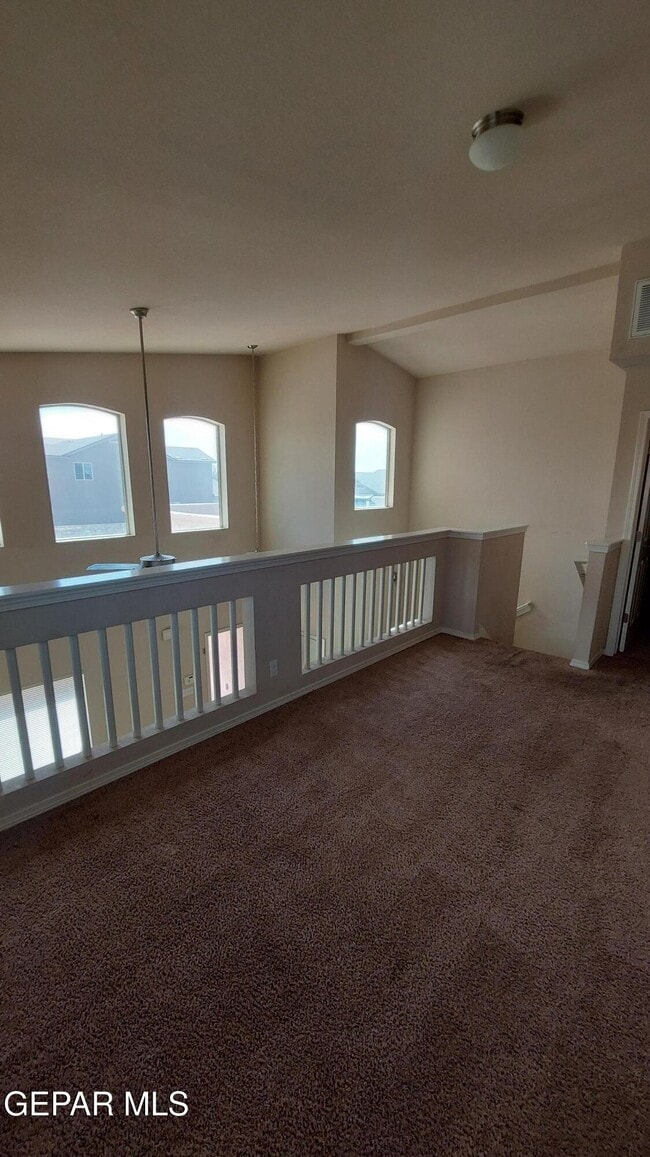 Building Photo - 14235 Russ Leach Ave