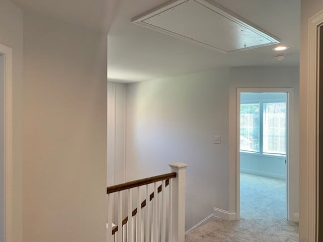 Building Photo - 821 Trinity Pk Dr
