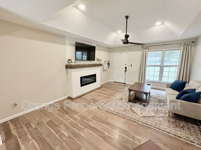 Building Photo - 415 Mayfield Dr