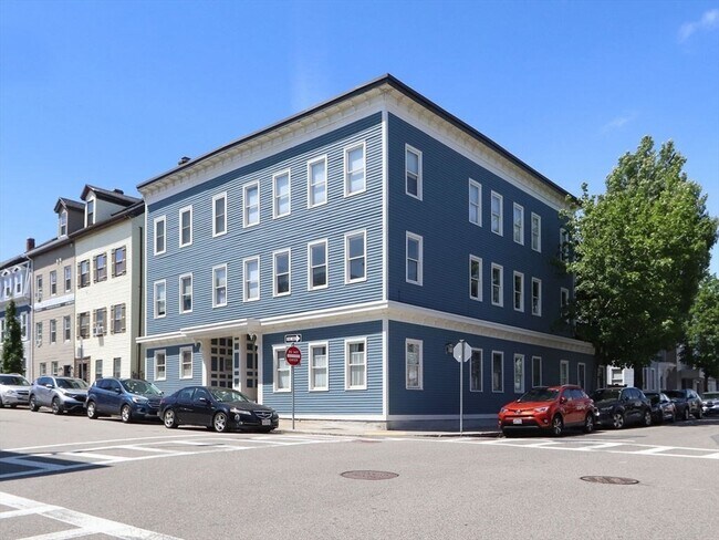 Building Photo - 201 K St