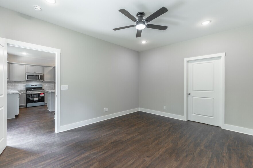 Building Photo - 4646 Heiskell Dr