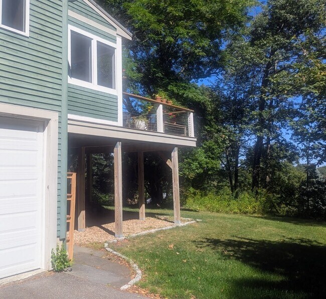 Building Photo - 25 Oakhurst Ave