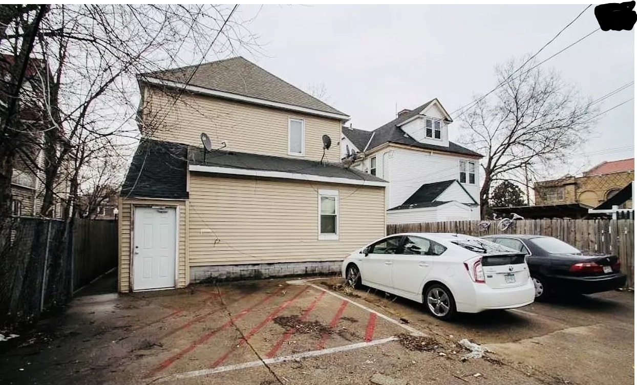 Back of building - 3040 Park Ave