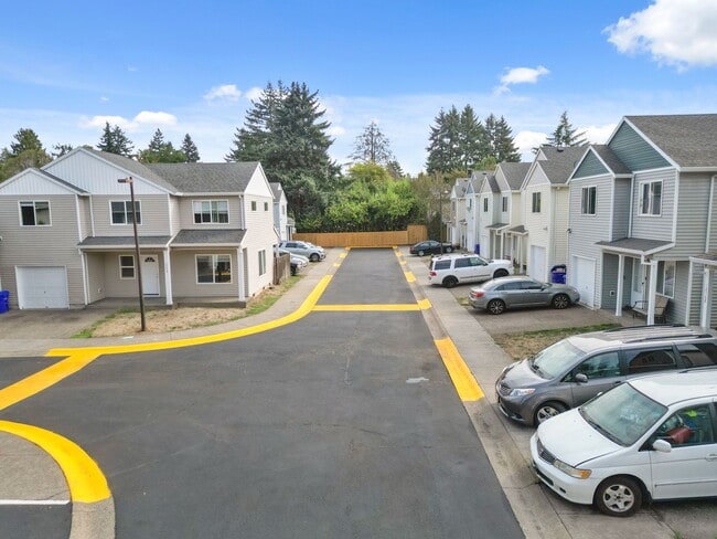 Building Photo - 4 bed, 2.5 bathroom House available ($500 ...
