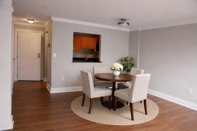 Building Photo - 289 Essex St