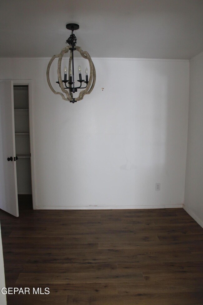 Building Photo - 1405 Clausen Dr