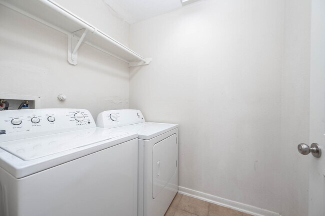 Building Photo - 7814 Rocky Peak Ln