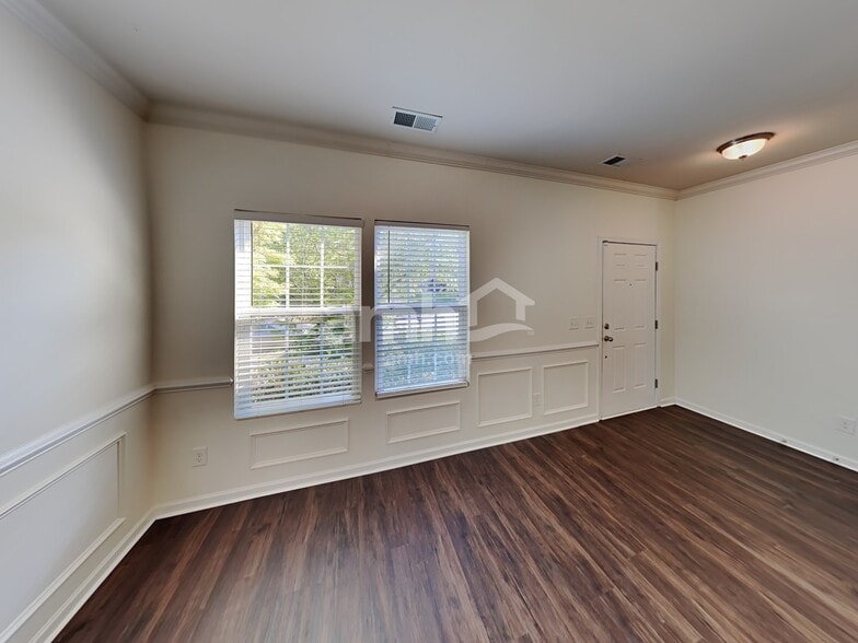 Building Photo - 661 Wolfeboro Ln