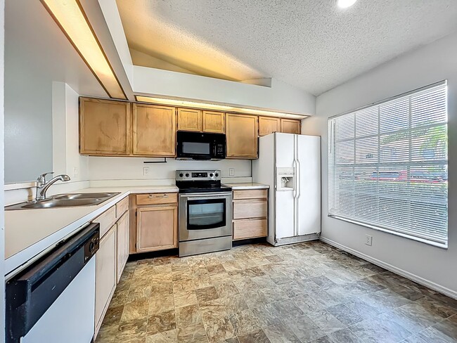 Building Photo - Island Cove Villas at Meadow Woods 1-Story...