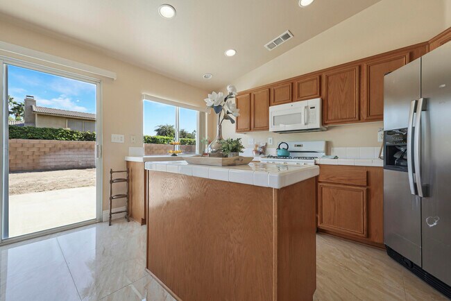 Building Photo - 45930 Las Colinas