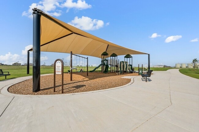 Building Photo - 127 Clearwater Ct