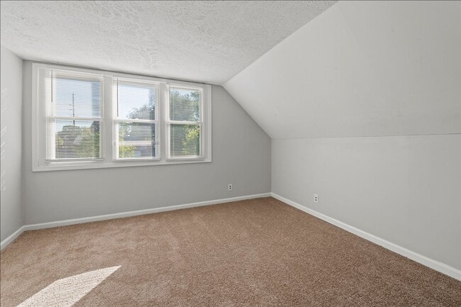 Building Photo - 438 N Chester Ave