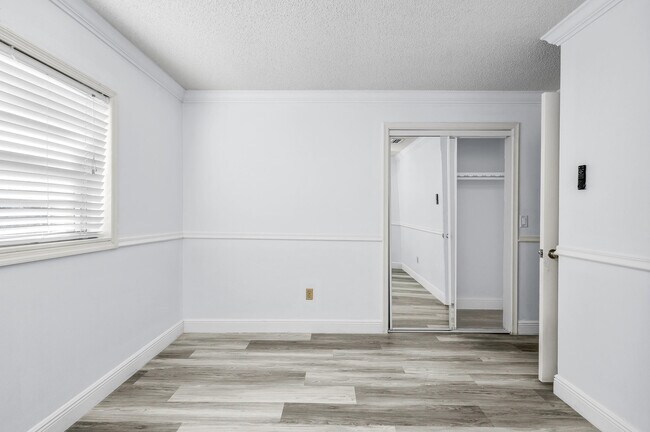 Building Photo - 22674 Family Cir