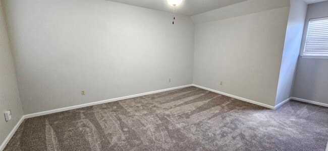Building Photo - 107 Roundleaf Ct