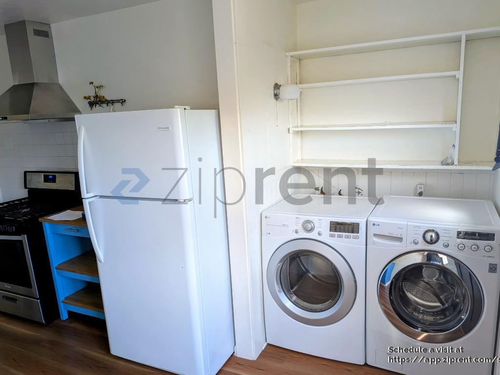 Building Photo - 1051 Stannage Ave