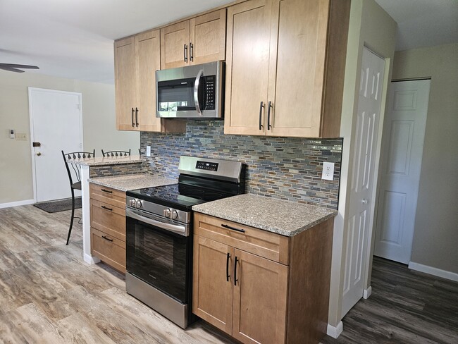 Building Photo - 38 Edenhurst Dr