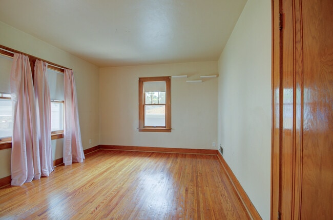 Building Photo - 1116 Richards St