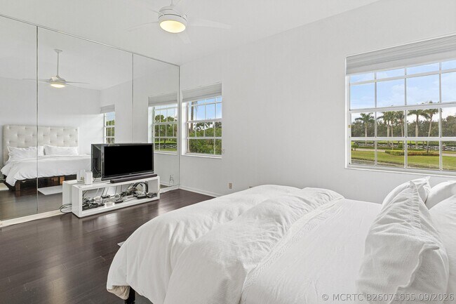 Building Photo - 5190 Lake Catalina Dr