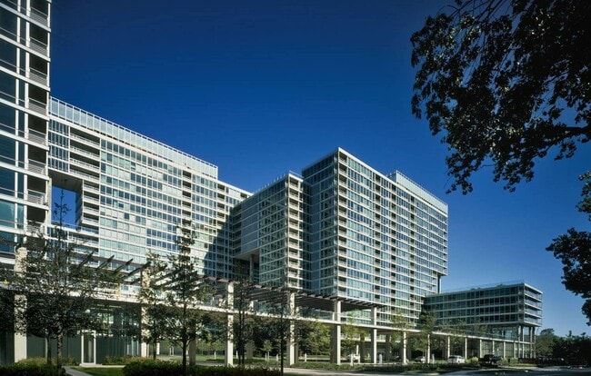 Building Photo - 9655 Woods Dr
