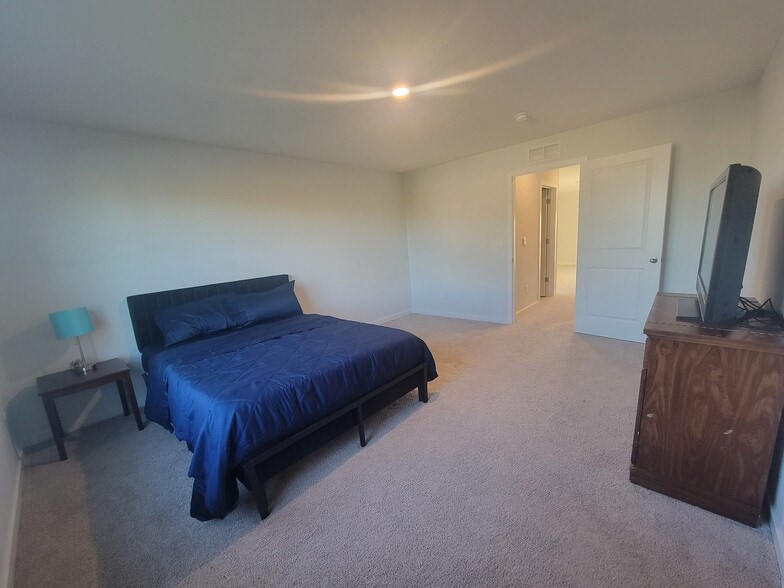 Building Photo - 131 Natalie Ln