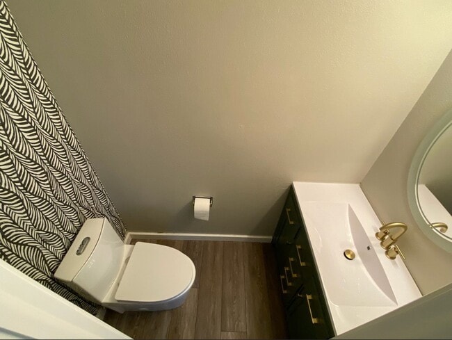 Building Photo - Spacious 2BR Townhome in Denver