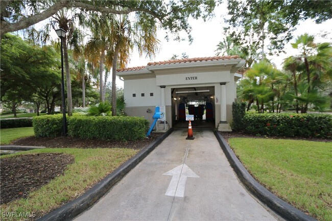 Building Photo - 6182 Towncenter Cir