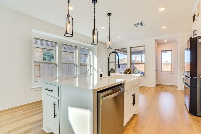 Building Photo - 27118 Berry Bright Dr