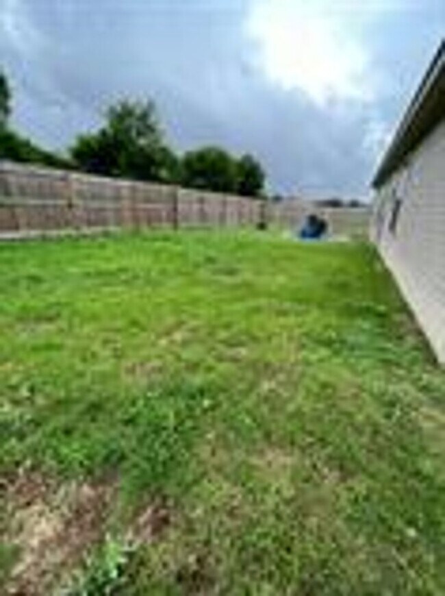 Building Photo - 403 Olaf Dr