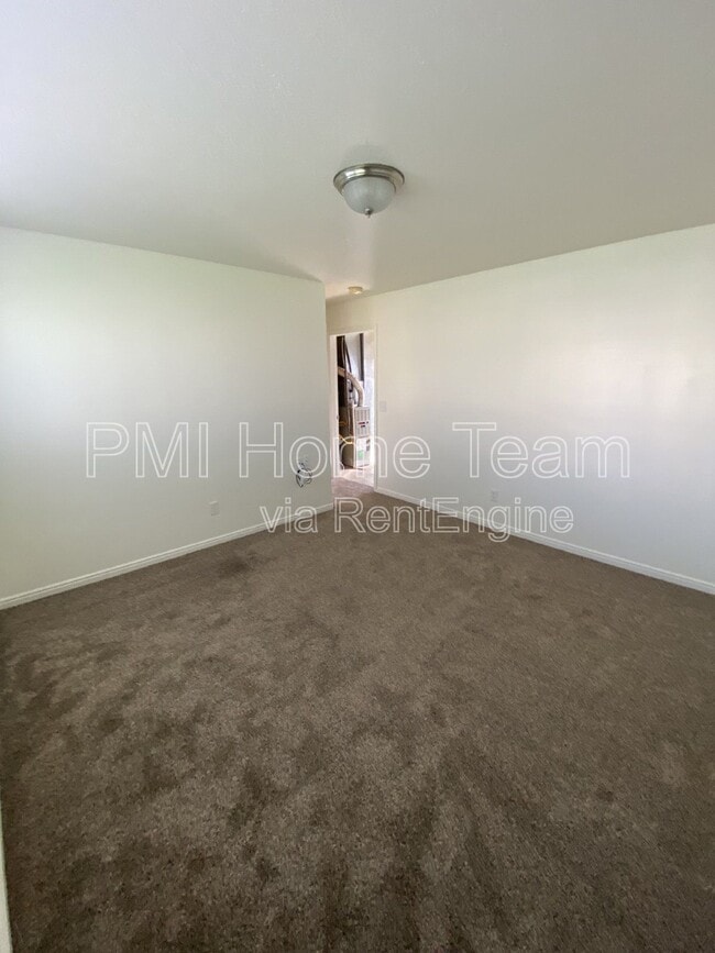 Building Photo - 1639 W 600 N